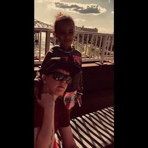 Meet your Posher, Sidney